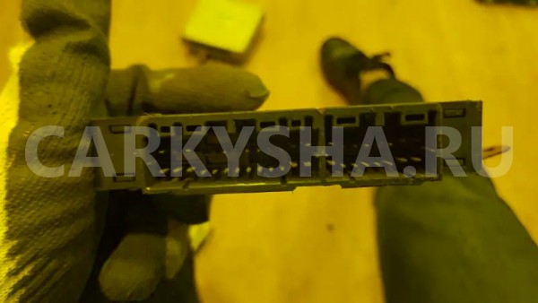 Электронный блок Mitsubishi Lancer 