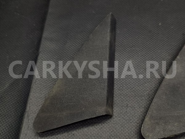 Уголки обшивки дверей BMW E34 19443541, передние правые BMW 5er 