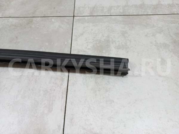 Уплотнитель капота Audi A5 2010 8T0823723A 8T CDN Audi A5 