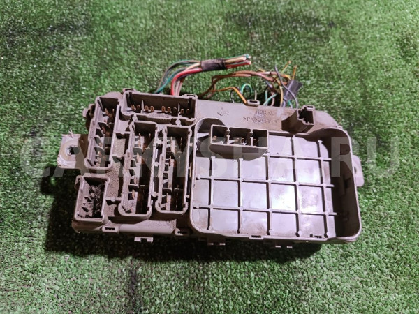 Блок предохранителей салонный Peugeot Partner оригинальный номер 38600S04911