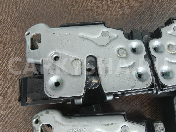 Замок двери Cadillac Escalade 13546474 Cadillac Escalade 