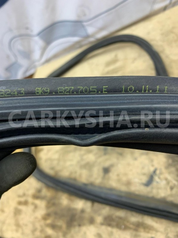 Уплотнитель багажника Audi A4 2011 8K9827705E B8 AVANT 1.8T Audi A4 