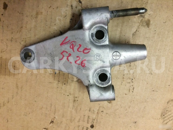 Кронштейн опоры двигателя Nissan Maxima A33 Nissan Maxima оригинальный номер 1123131U00