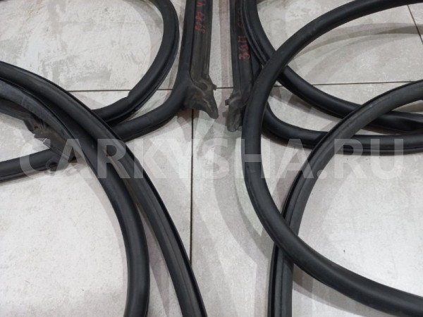 Уплотнители дверей Audi A5 2010 8T8831707C 8T CDN Audi A5 